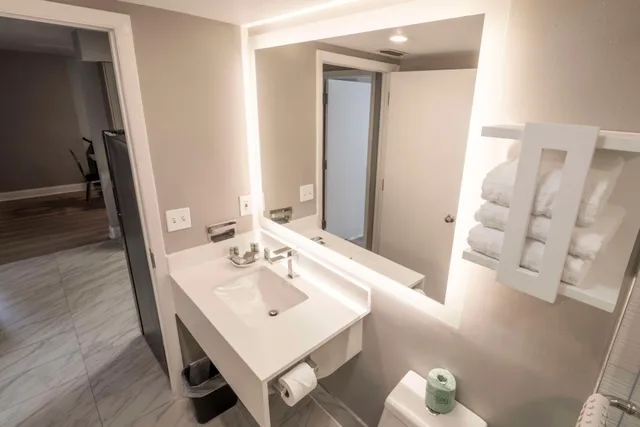 جناح بسريرين كوين، Best Western Historical Inn 6/6