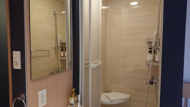 غرفة بسرير كوين للمدخنين، R's Forest Inn 4/4