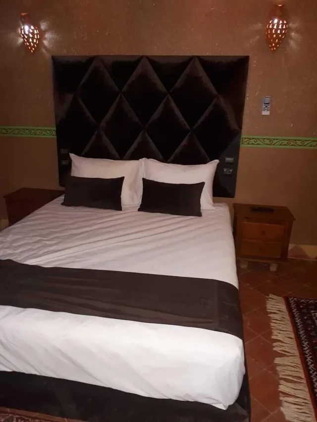 جناح بسرير مزدوج وسريرين منفصلين، Hotel Zagour 1/5