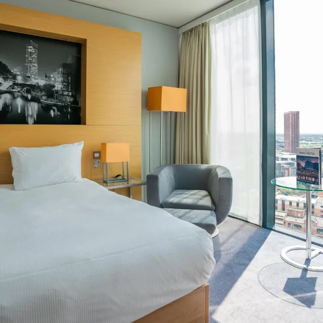 غرفة كلاسيكية بسرير مزدوج أو سريرين منفصلين بإطلالة على المدينة، The Manchester Deansgate Hotel 1/4