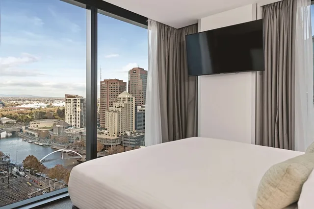 Urban, Queen Bed، Vibe Hotel Melbourne 3/5