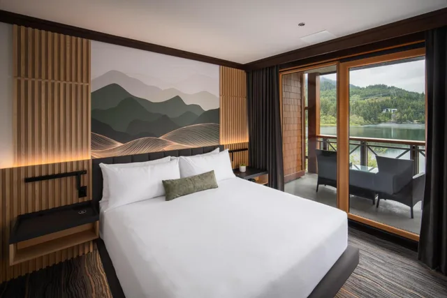 جناح بإطلالة على البحيرة بغرفة نوم واحدة، The Nita Lake Lodge 2/5