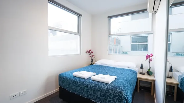 Deluxe Two Bedroom Apartment، Arrow On Swanston 1/1
