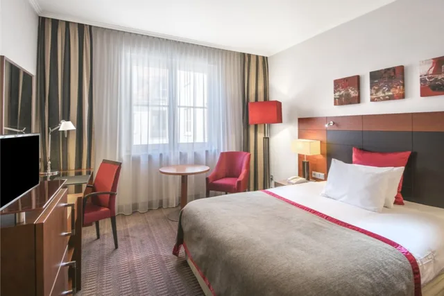 غرفة قياسية بسرير مزدوج، Hilton Heidelberg 2/4