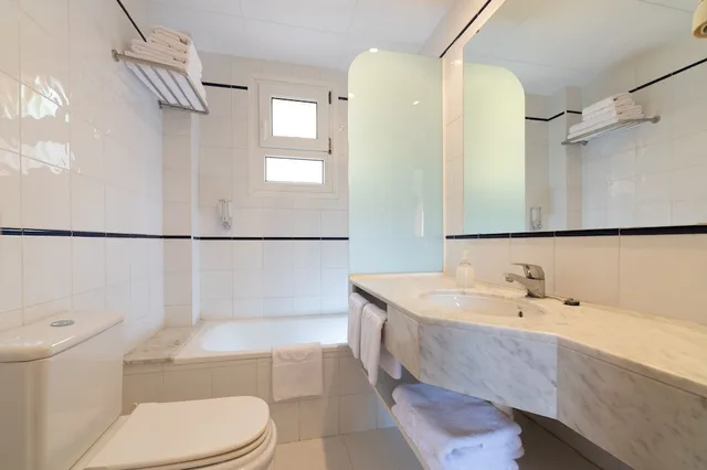 شقة بأربعة أسرّة بغرفتي نوم مع أريكة، Albamar Apartaments 3/3