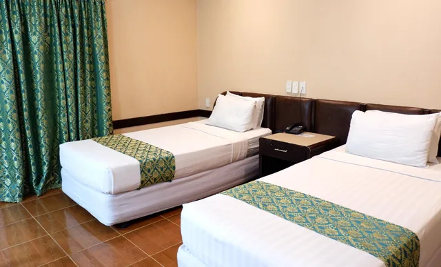غرفة ديلوكس بدون إطلالة، Holiday Spa Hotel 2/2