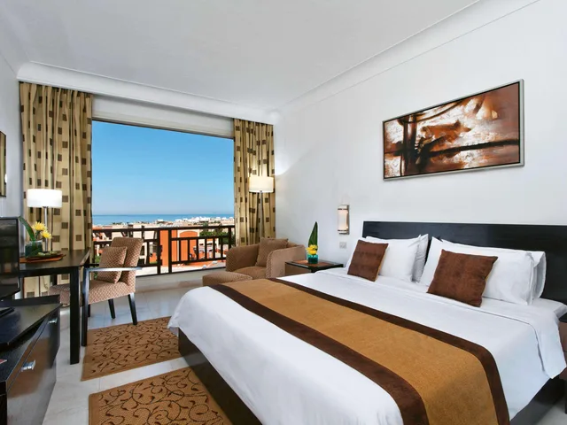 غرفة ديلوكس بسرير كينج، Movenpick Resort El Sokhna 1/7