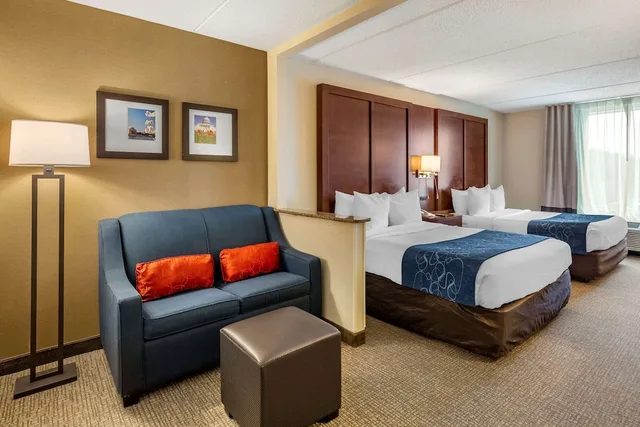 جناح بسريرين كوين مع أريكة، Comfort Suites Manassas Battlefield Park 8/10