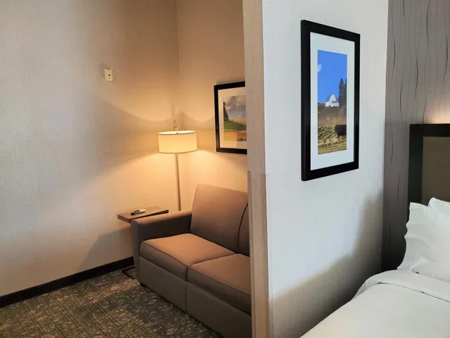 جناح استوديو بسرير كينج لذوي الإعاقة، Holiday Inn Express Hotel Suites Cheney University Area 2/6