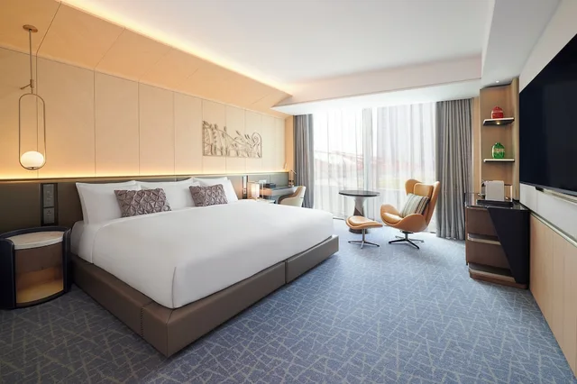 Hollywood, Fairmont, King Bed، Fairmont Ambassador Seoul 1/8