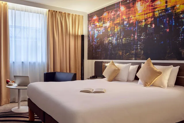 Adjoining, Double Bed، Novotel Paris Centre Bercy 1/7