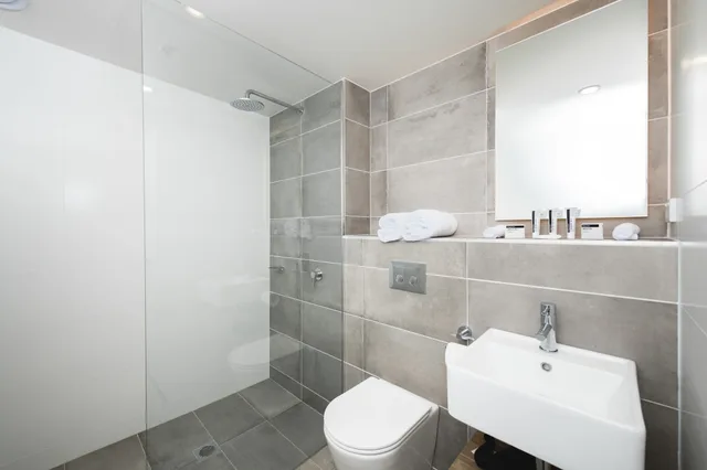 استوديو بسرير كوين بشرفة، Abode Kingston 2/4