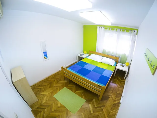 غرفة بسرير مزدوج بحمام مشترك، Whole Wide World Hostel & Bar 2/3