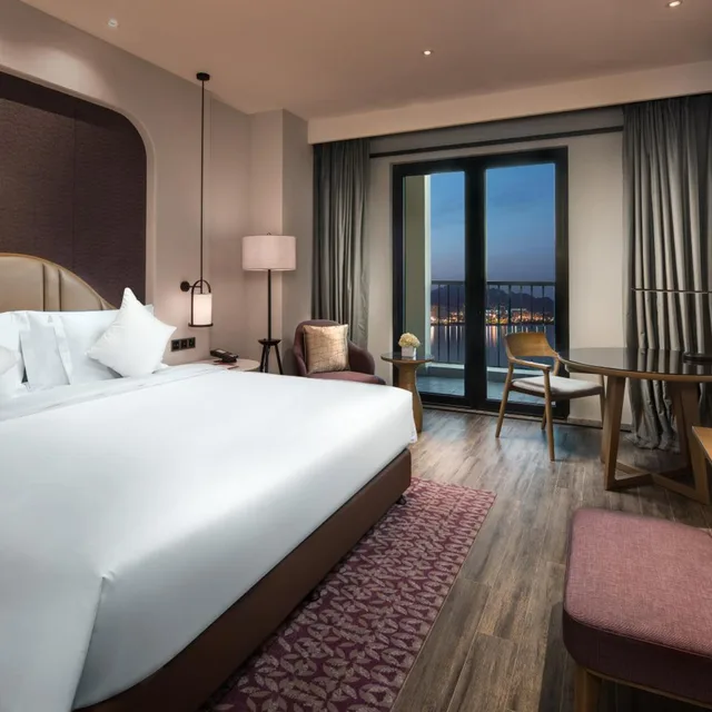 غرفة بريميوم بسرير كينج مع دخول الصالة، Crowne Plaza Qingdaoorientalmoviemetropolis 2/10