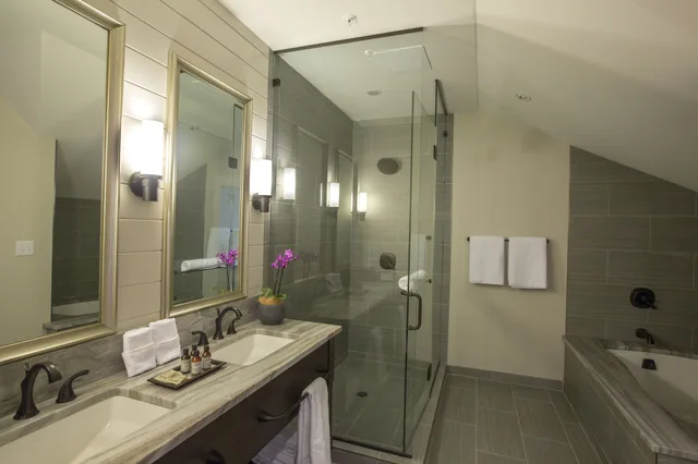 Manor, Suite, King Bed, Sofa، The Inn at Chesapeake Bay Beach Club 5/7
