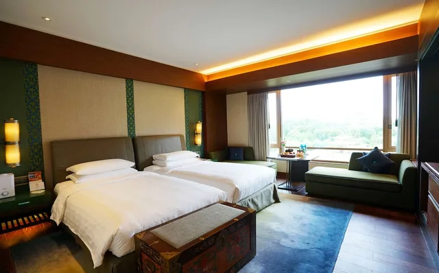 Horizon, Club, Twin Beds، Shangri-La Lhasa 2/4