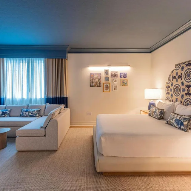 غرفة داخلية بسرير كينج بشرفة، The Seagate Hotel Spa 2/4