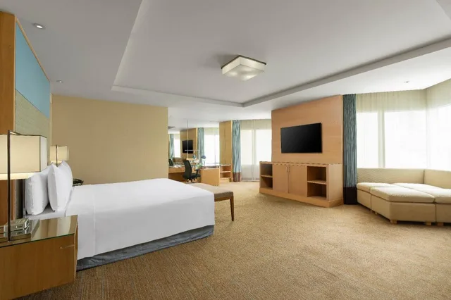 غرفة بريميوم بسرير كينج لذوي الإعاقة، Holiday Inn Bangkok Silom 3/7