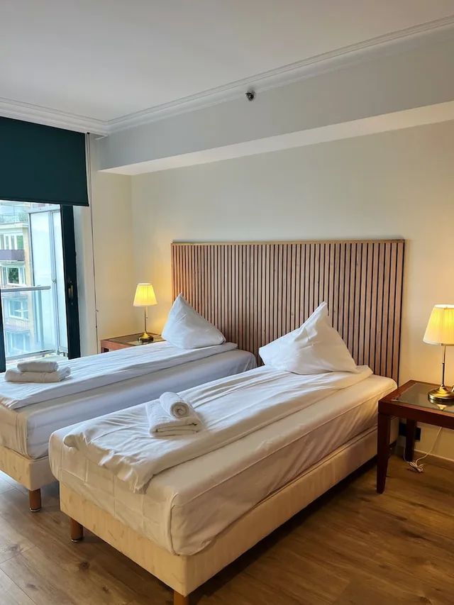 Studio, Twin Beds, Balcony, B-Aparthotel Ambiorix 2/5