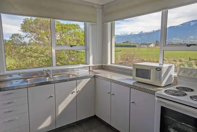 Comfort, Suite, King Bed, Mountain View, Kaikoura Motor Inn 5/5