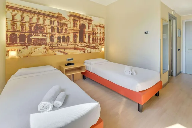 غرفة قياسية بسريرين منفصلين، B&B Hotel Milano La Spezia 1/7