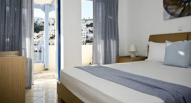 شقة سوبيريور بسرير كوين بإطلالة على الشاطئ بغرفة نوم واحدة مع أريكة بمطبخ، Vithos Aparthotel 4/5