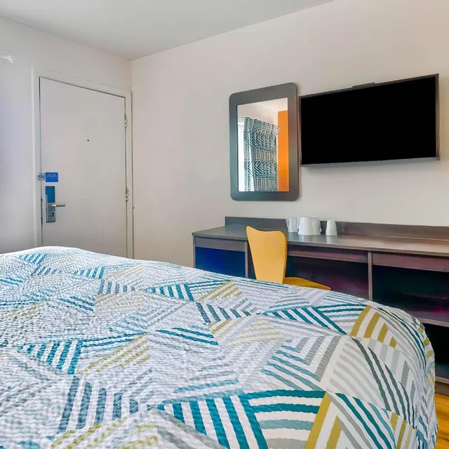 غرفة بسرير كوين لذوي الإعاقة، Motel6 Gallup, NM 1/10
