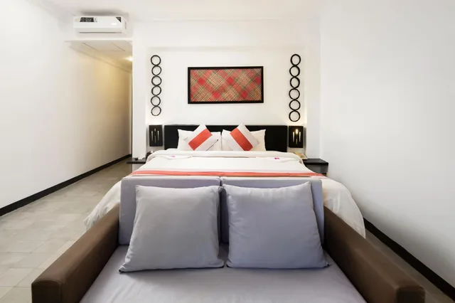 غرفة ديلوكس بسرير مزدوج بإطلالة على المسبح، La Niche d Angkor Boutique Hotel 1/3