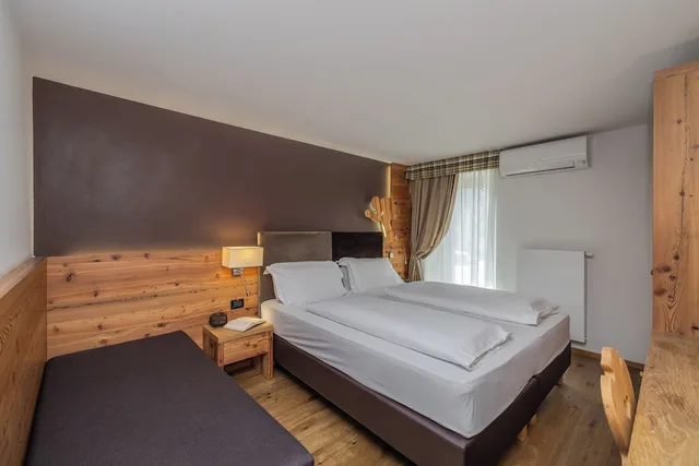 Pine, Mountain, 1 Double and 1 Single Bed، Hotel Palace Ravelli 1/4