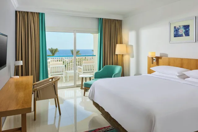 غرفة بسرير كينج بإطلالة على الحديقة، Renaissance Sharm El Sheikh Golden View Beach Resort 2/18