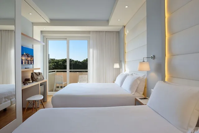 1 Bedroom, Deluxe, Quadruple, Pool View, Balcony, Concord 1/7