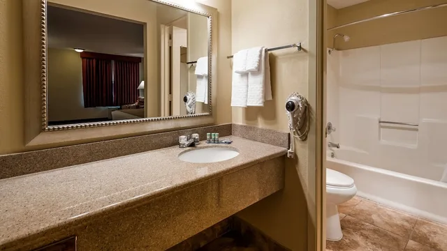 Standard, 2 Queen Beds, Courtyard View, Large, Best Western Pine Springs Inn 8/10