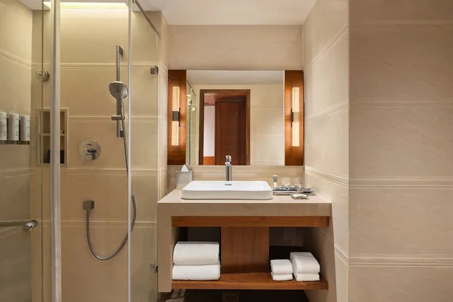 Premium, King Bed, Courtyard Tiruchirappalli 3/5