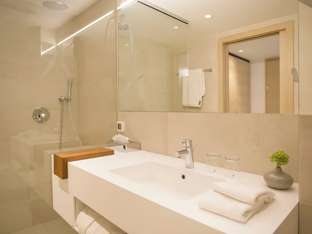غرفة سوبيريور بسرير مزدوج بشرفة، Kompas Hotel 3/3