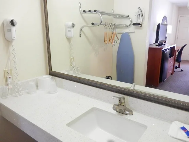 غرفة ديلوكس بسريرين مزدوجين للمدخنين، Motel6 Luling, LA 7/7
