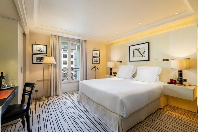 جناح جونيور، Hotel Montaigne 1/1