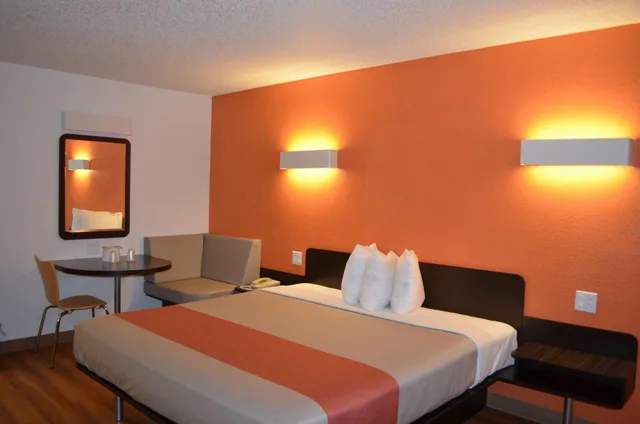 غرفة بسرير كوين لذوي الإعاقة، Motel6 Kingsland, GA - Kings Bay Naval Interstate 95 3/5