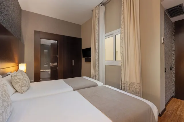 غرفة داخلية بسريرين منفصلين، HOTEL COLONIAL BARCELONA 8/10