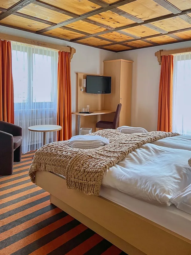 Comfort, Double Bed, Madrisa Lodge 6/7