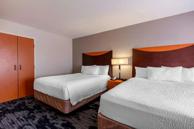 غرفة، Fairfield Inn Suites Columbus 2/5