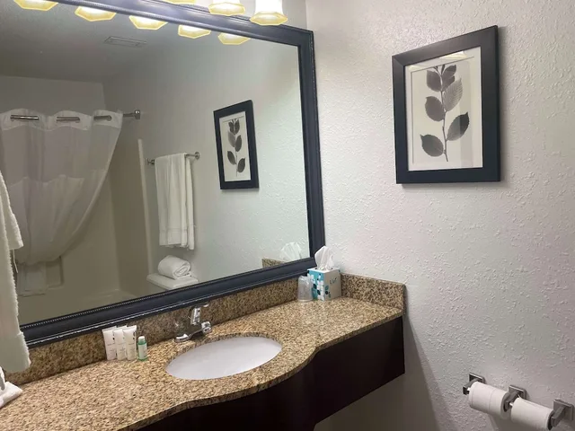 غرفة قياسية بسريرين كوين، Best Western Harmony Inn Fort Dodge Iowa 4/4