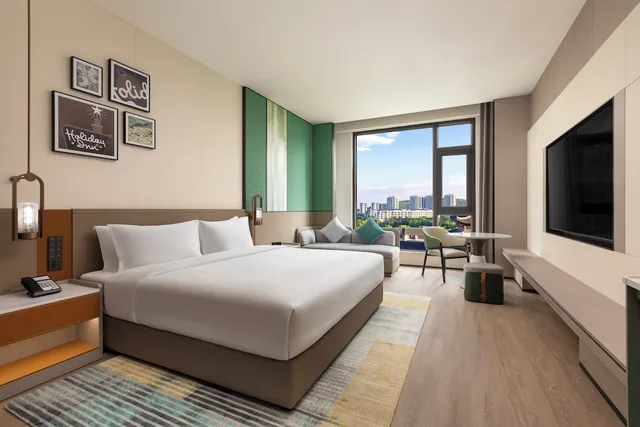 غرفة قياسية بسرير كينج، Holiday Inn Mile By Ihg 2/5