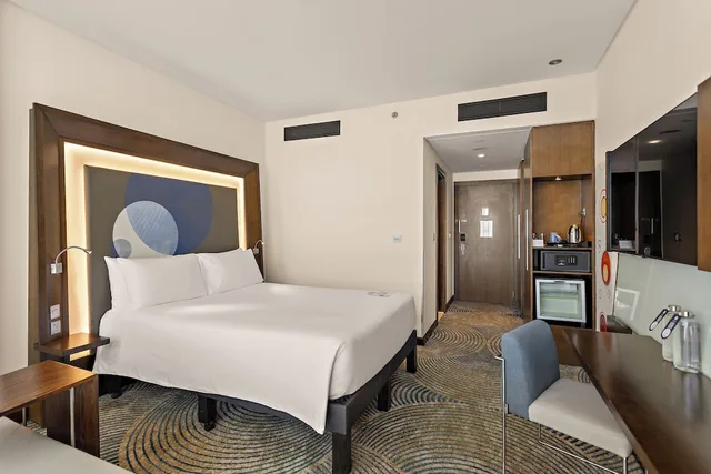 Apartment, Double Bed, Sofa, Novotel Abu Dhabi Gate 3/10