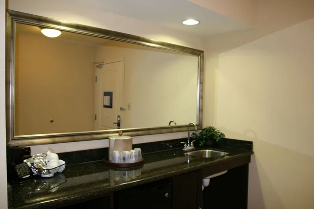 جناح بسريرين كوين، Hampton Inn Alpine 2/2