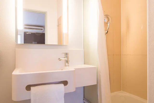 غرفة بسريرين منفصلين، B&B Hotel Toulon La Seyne Sur Mer 3/3