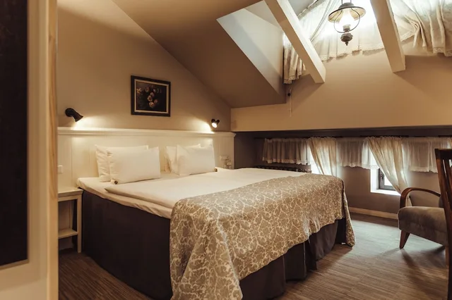 Loft, Queen Bed, Promenade Hotel 2/7