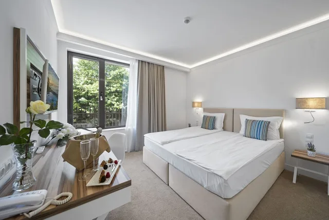 غرفة قياسية بسريرين منفصلين بإطلالة على المتنزه، HVD Hotel Nympha Riviera Holiday Club Adults Only 18 3/8