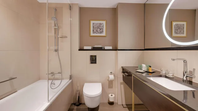 غرفة متصلة عائلية بسرير مزدوج، Hilton Munich City 2/3