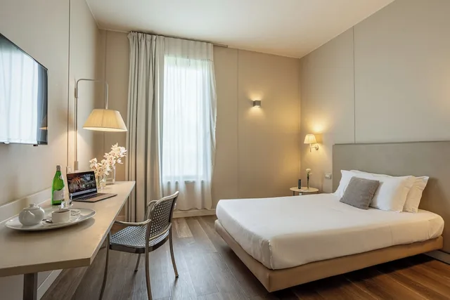 غرفة قياسية بسرير مزدوج، COSMO HOTEL PALACE 2/4