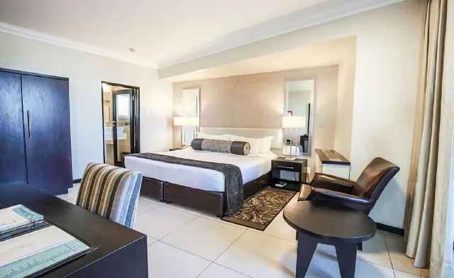 Family Suite, Deluxe, Executive, King and Twin Beds, Sea View, Blue Waters Hotel 1/5
